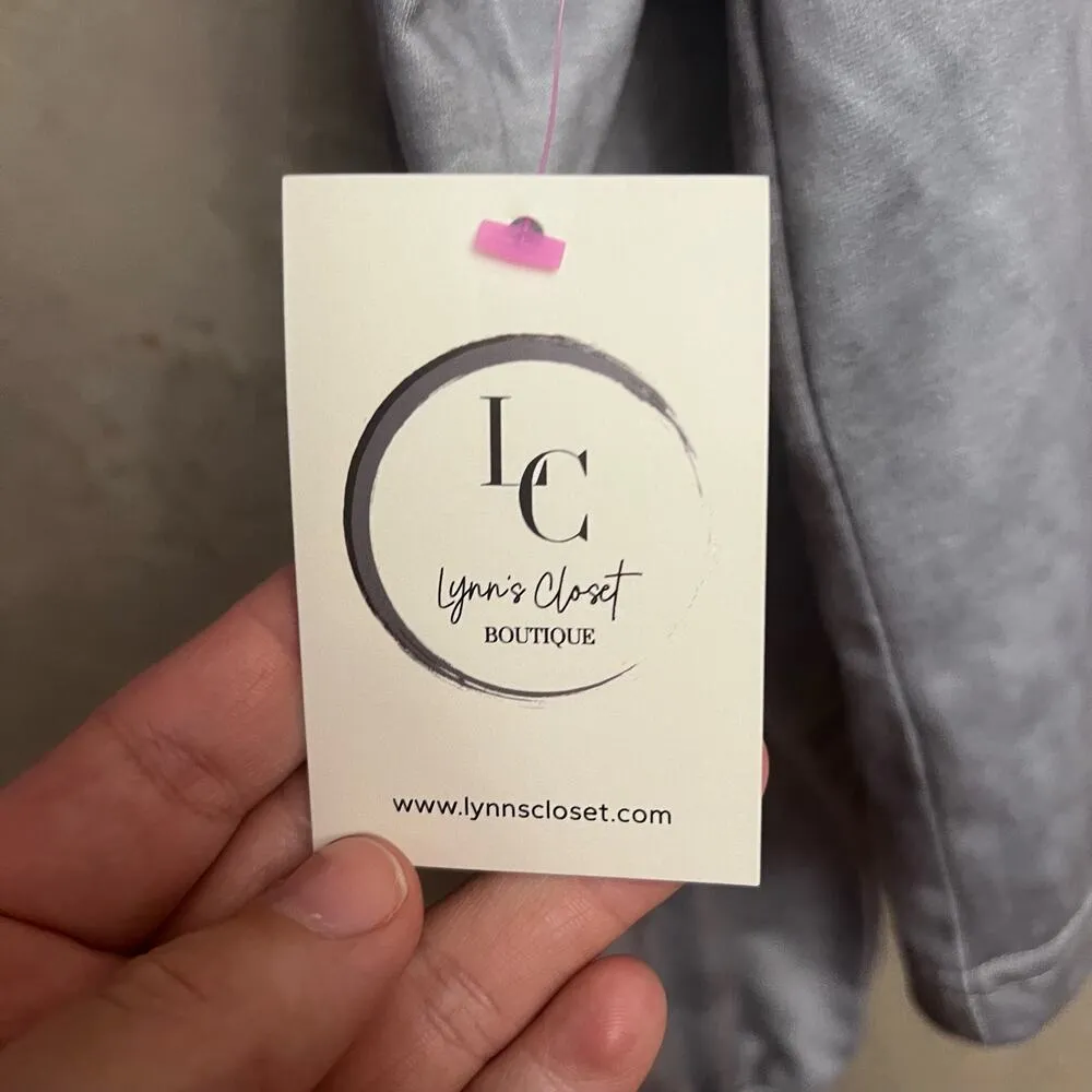 Rue 21 Romwe Gray White Tie Dye Skull Butterflies Halloween Crop Top Sm Size 4 - Image 7