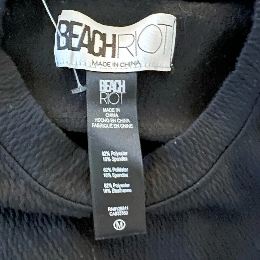 BEACH RIOT Get Away League Rapids Cropped LongSleeve Top Size Medium - Image 4