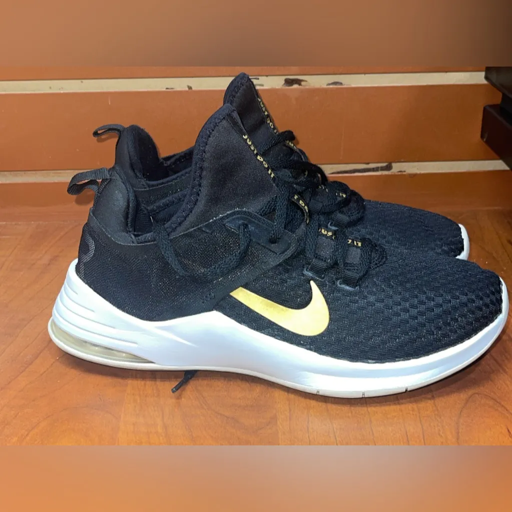 Nike Black and Gold Sneakers - Image 3