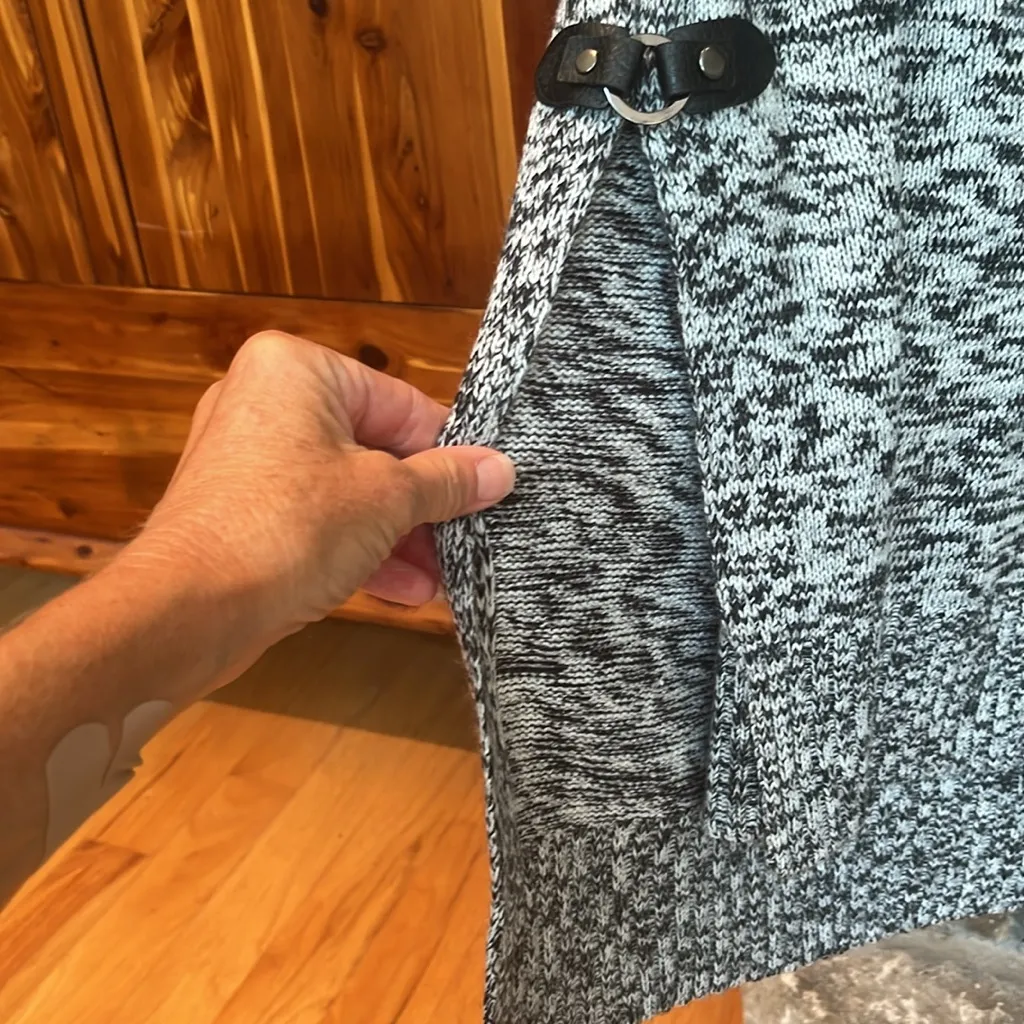 Cowl Neck Sweater Black White Pullover Ling Tunic Size M - Image 4