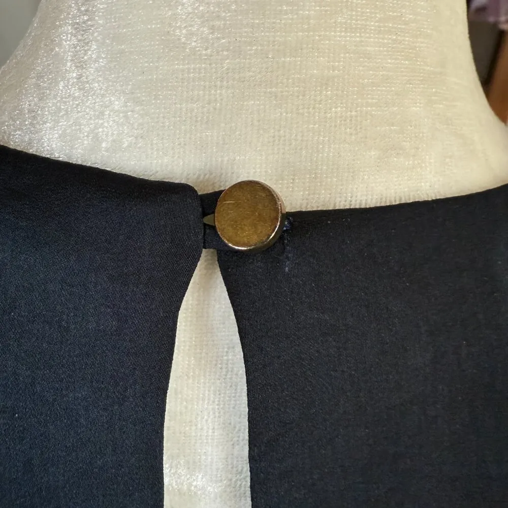 Banana Republic navy blue small petite lined pleated pullover sleeveless top - Image 7