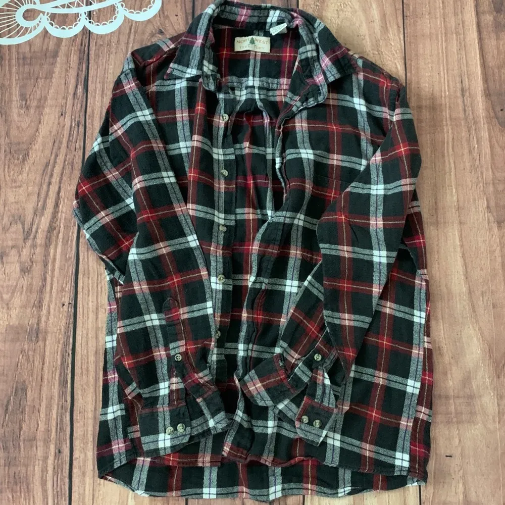 3/$22🌞 Northwest Territory Button Down Flannel - Image 4