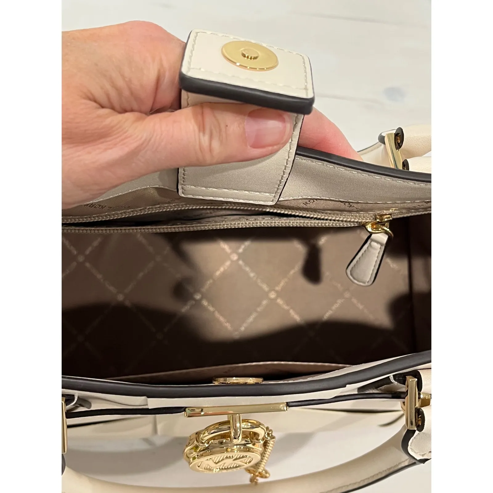 Michael Kors Tote Handbag Cream  
Medium Woven Satchel Gold Lock‎ Key Charm - Image 11