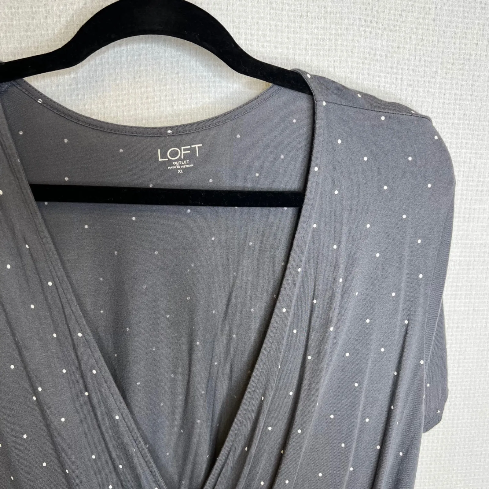 LOFT Outlet Women's XL Gray Polka‎ Dot Short Sleeve Wrap Tie Blouse Top - Image 2