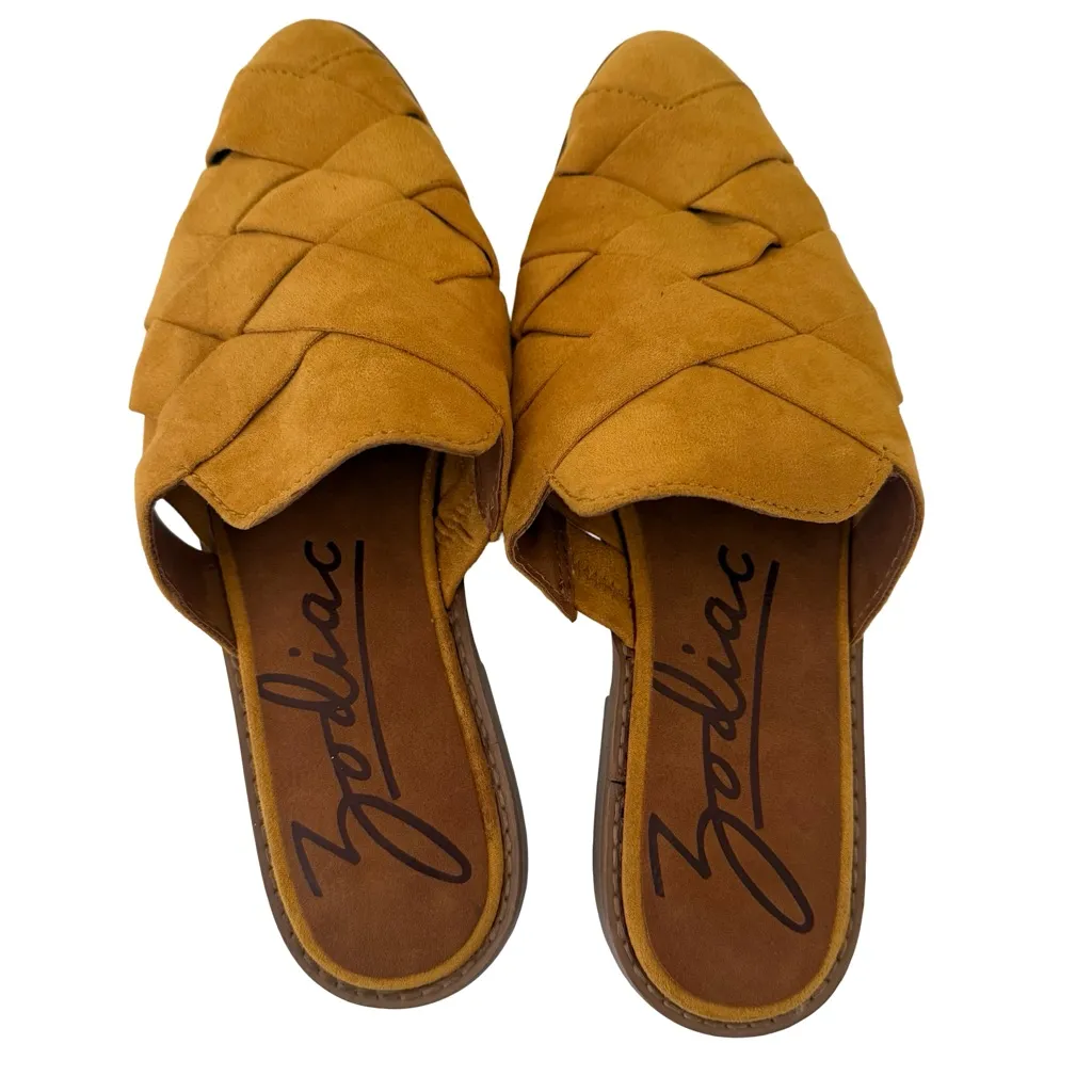 Zodiac Hendrix woven flats mules Shoes  in a yellow/mustard  Size 8 - Image 4