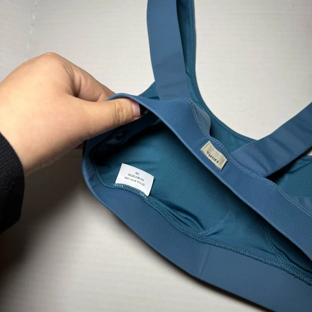 Vuori Stride Sports Bra like new! - Image 3
