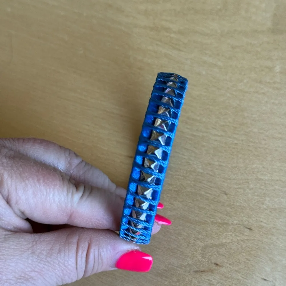 Blue and White Woven Bracelet Size 6 - Image 5