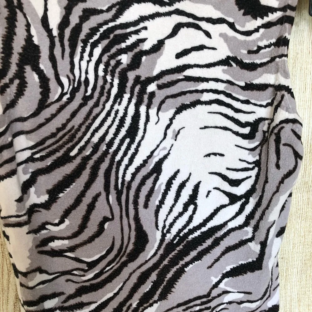 Venue Y2K Medium Retro Groovy  Zebra Animal Print Crop Top - Image 5