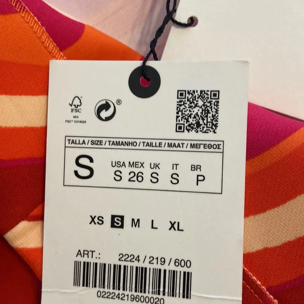 ZARA shorts size S brand new inseam 4” waist 26” zipper side look like a skirt - Image 6