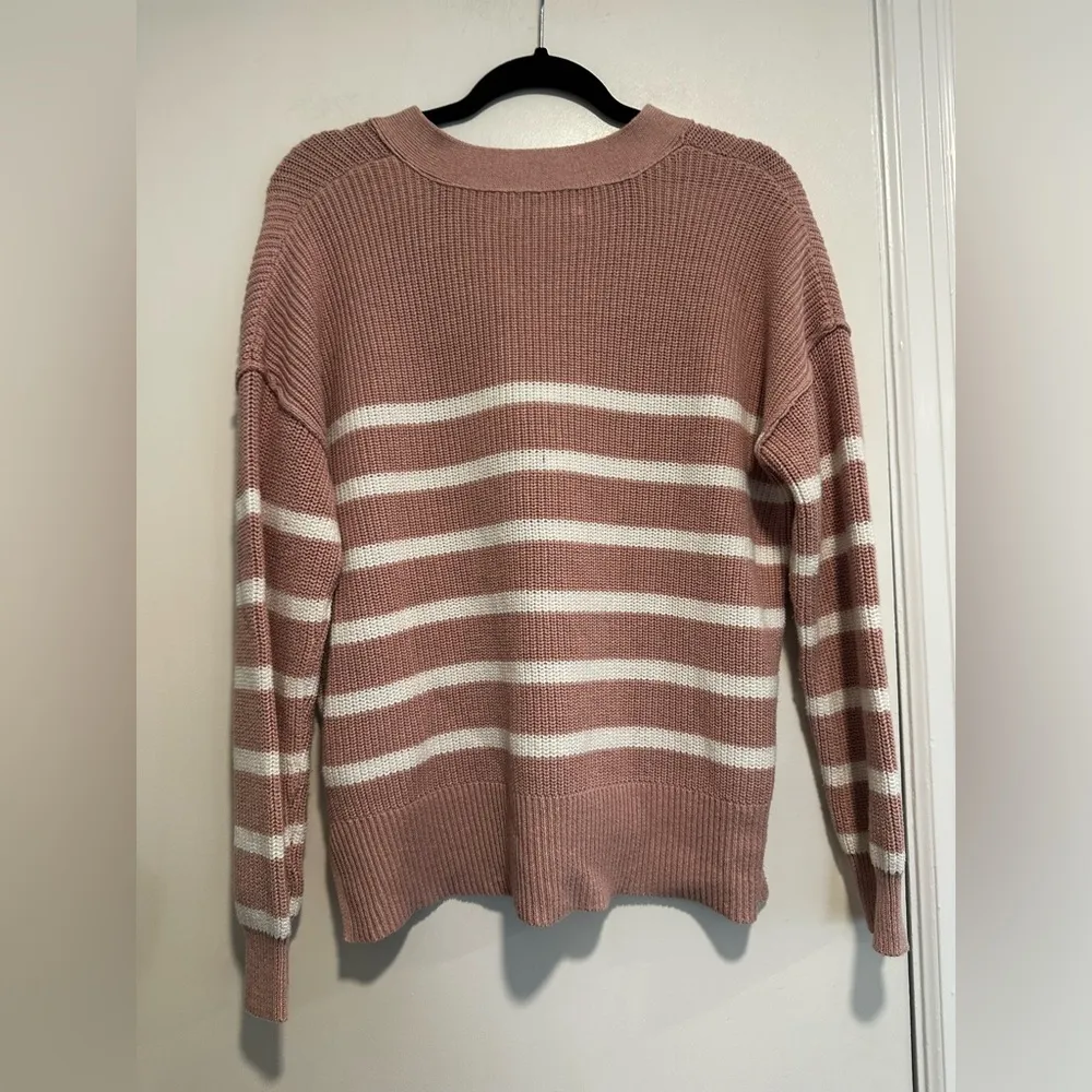 Rachel Zoe Medium Dusty Rose Striped V Neck. Longsleeve. Three Button Pullover. - Image 2