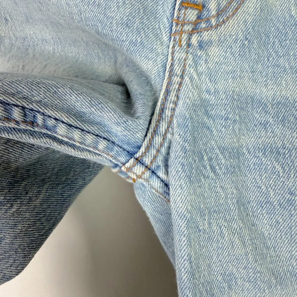 Abercrombie & Fitch Distressed High Rise Mom Jean Raw Hem Light Wash Size 26 2 - Image 6