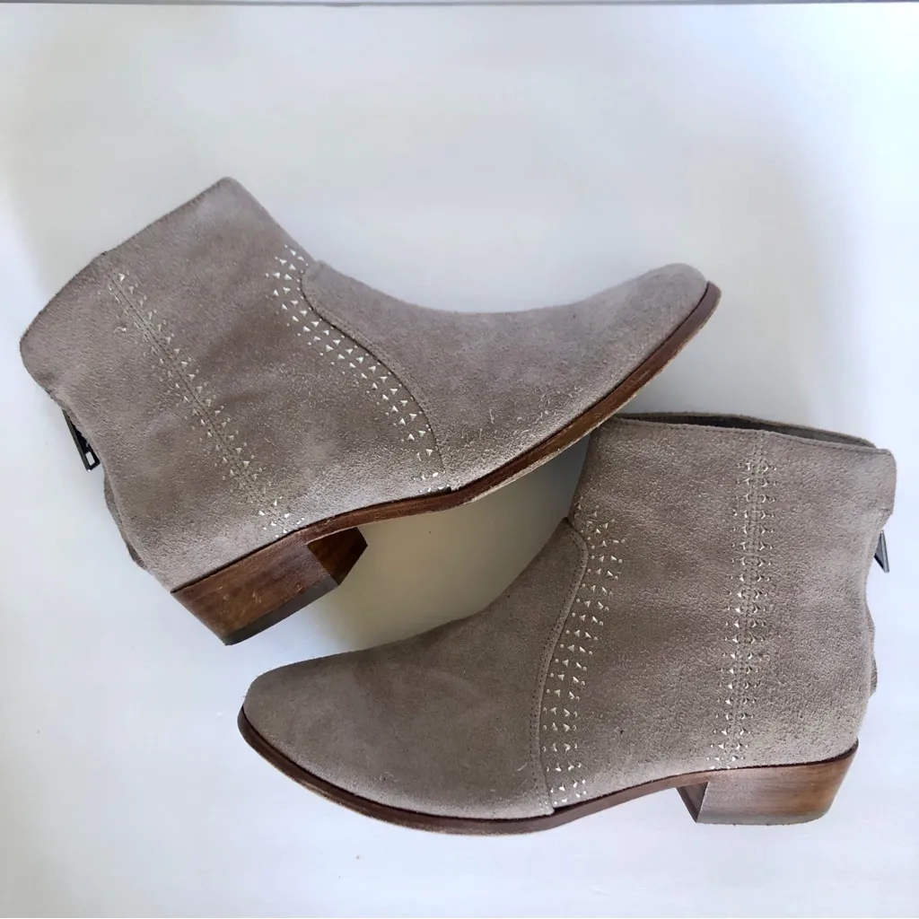 C Joie Lucy Gray Suede Leather Embellished Flat Stud Women Ankle Boots Size 7 - Image 4