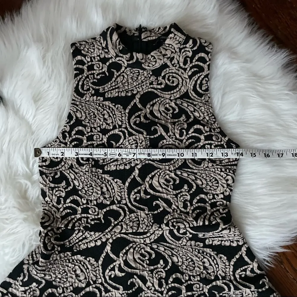Black & Tan Skater Dress Textured Forever 21 Mock Neck Sleeveless Size Small - Image 5