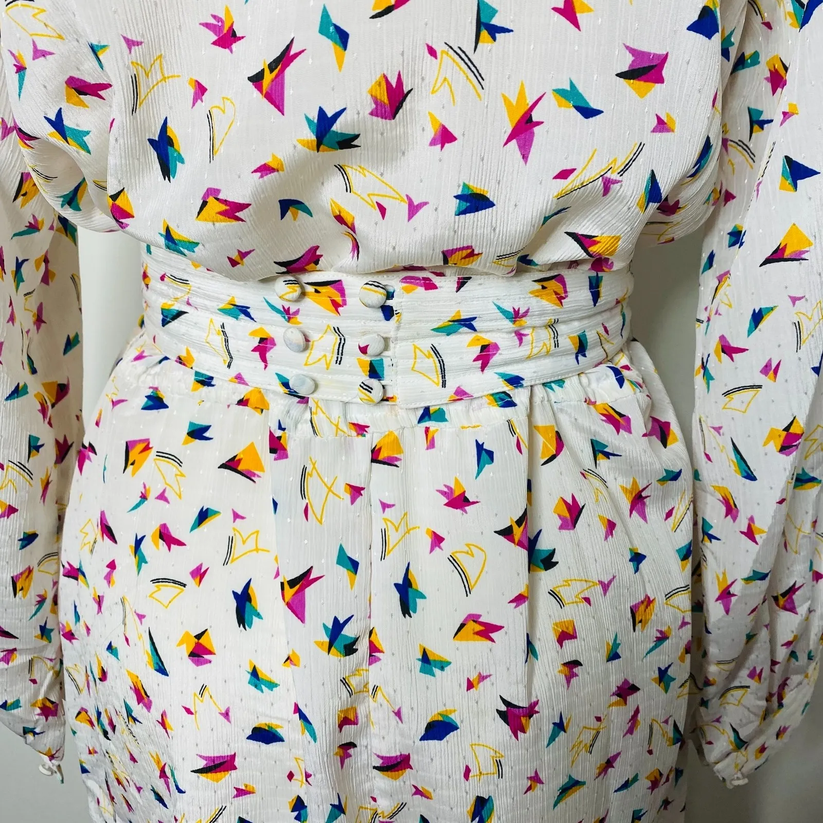 VTG Neiman Marcus Long Sleeve Midi White Belted Lightweight Silksensible Dress 4 - Image 13