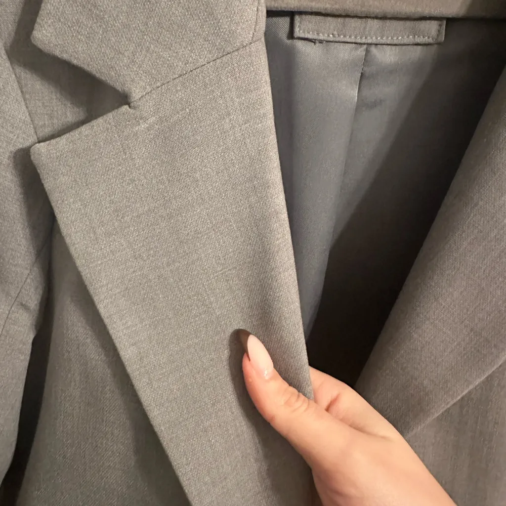 Abercrombie & Fitch Women's Classic Gray Blazer - Image 4