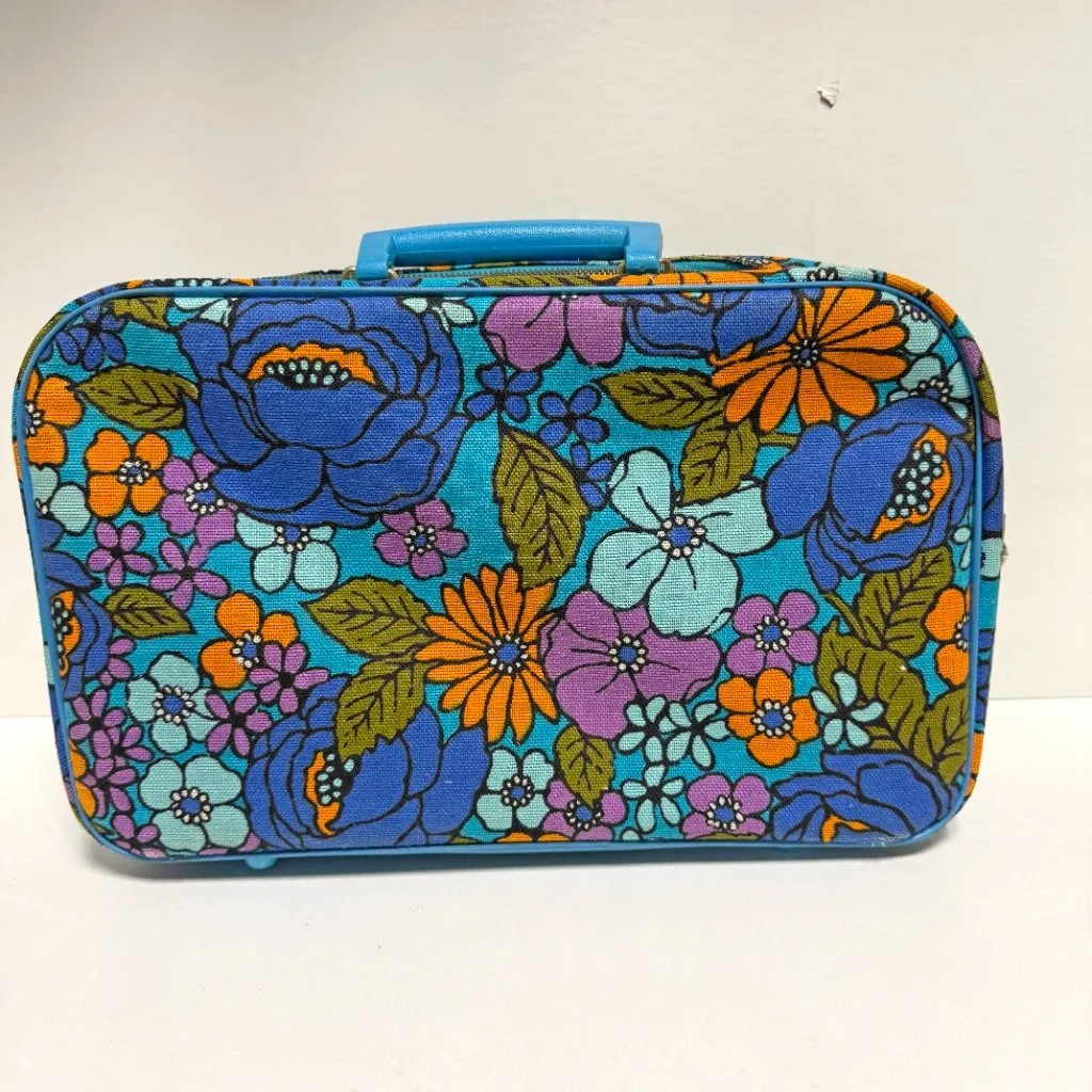 Vintage Flower Power Travel Case - Image 4