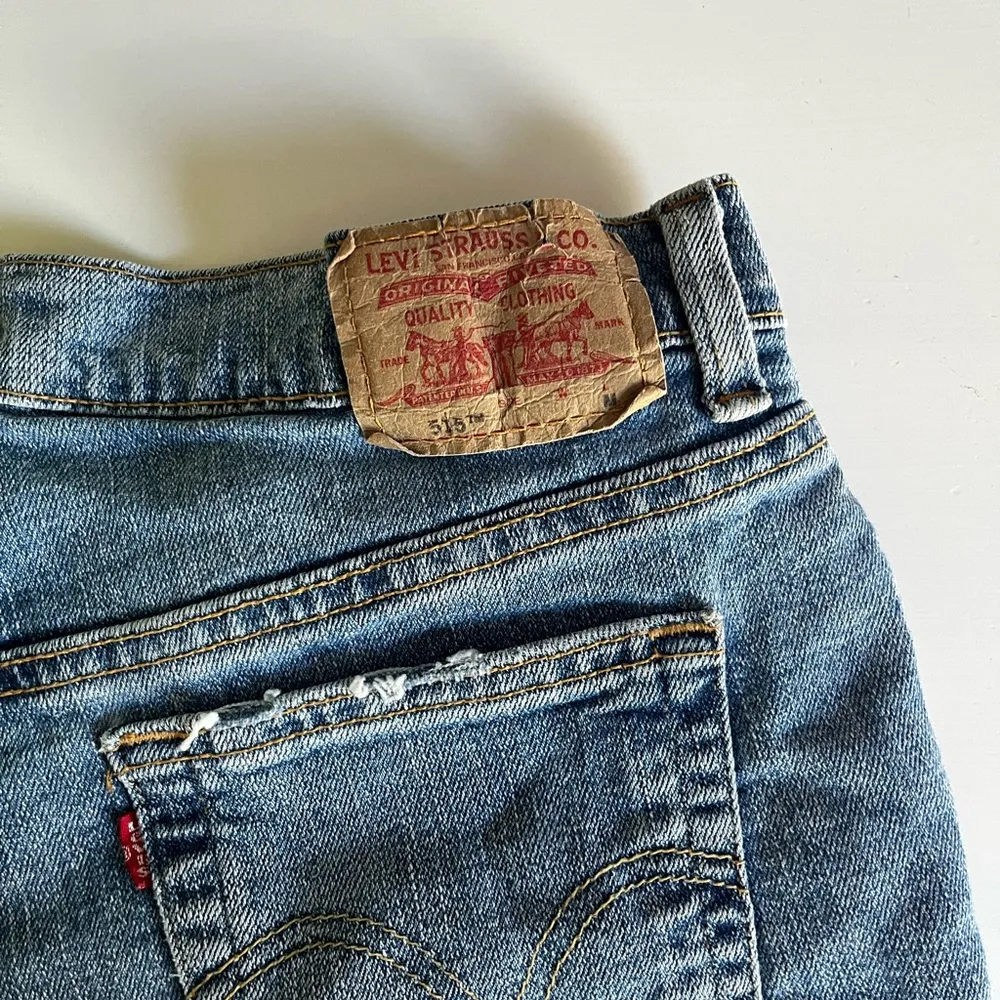 VINTAGE Cut-off Levi Jean Shorts - Image 2