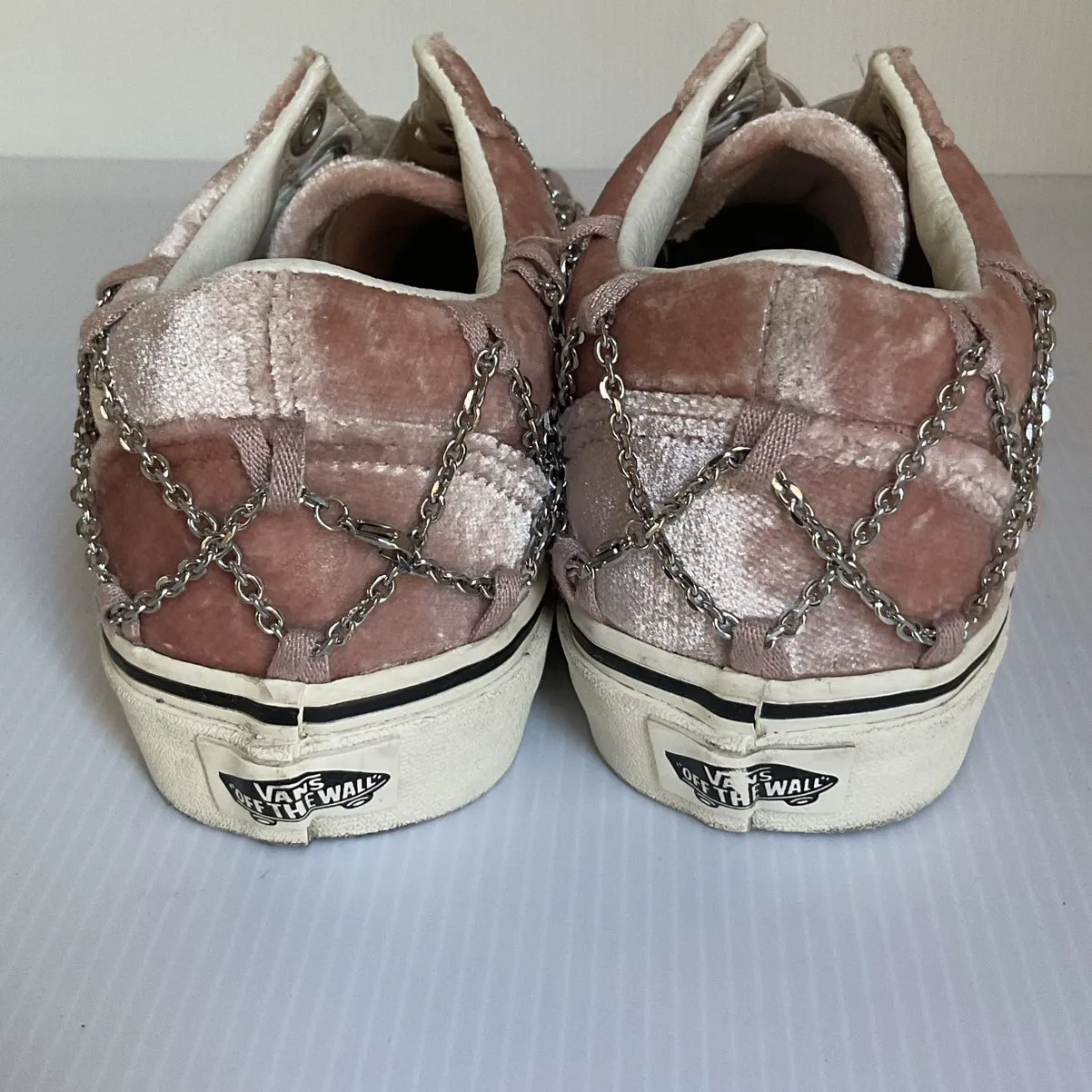 Vans x Sandy Liang Pink Velvet Chain Sneakers • Women’s US 6 • Limited Edition - Image 8