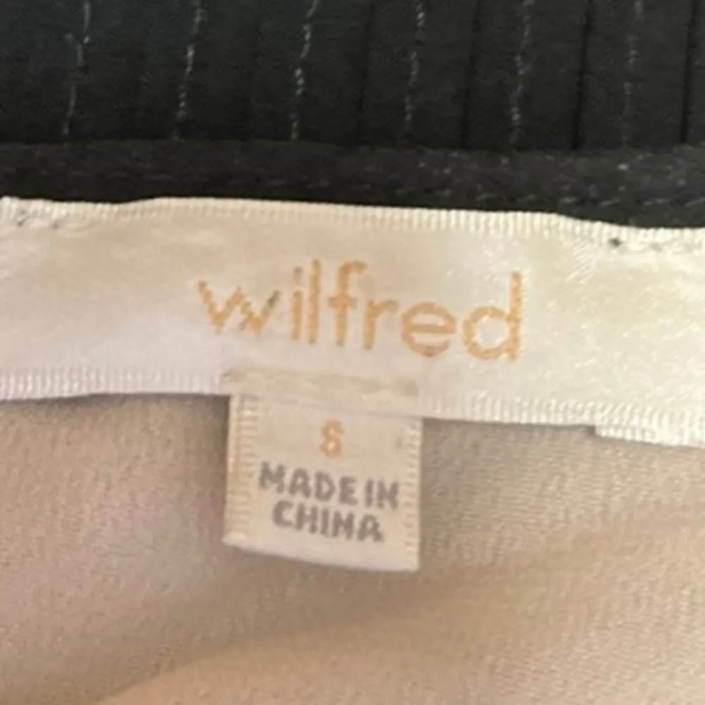 Aritzia Wilfred Black 100% Silk Pleated Short Sleeve Crew Neck Shift Dress Sz S - Image 4