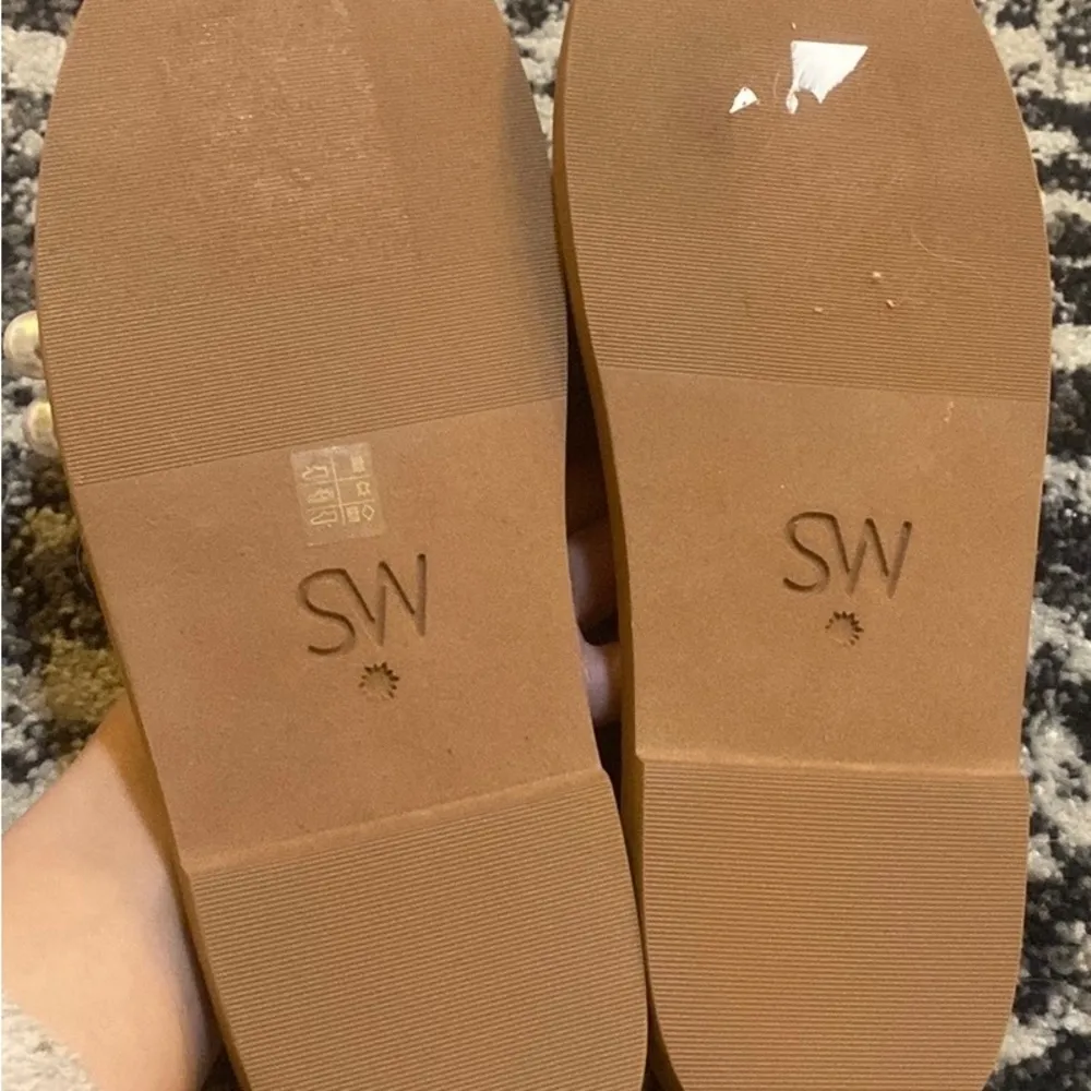 Stuart Weitzman Goldie Imitation Pearl Slide - Image 4