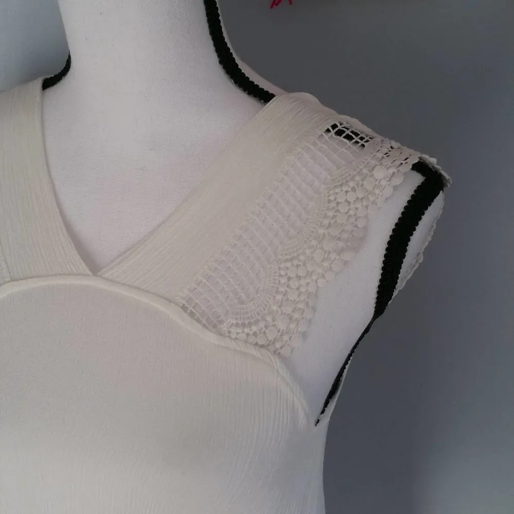 Kimchi Blue Sleeveless Cotton Shirt Size Medium - Image 3