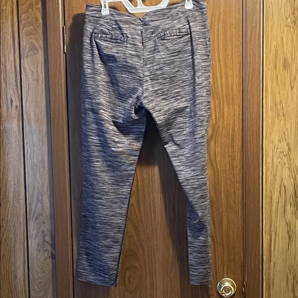 lululemon athletica Women's Black and Gray Trousers full length - Image 3