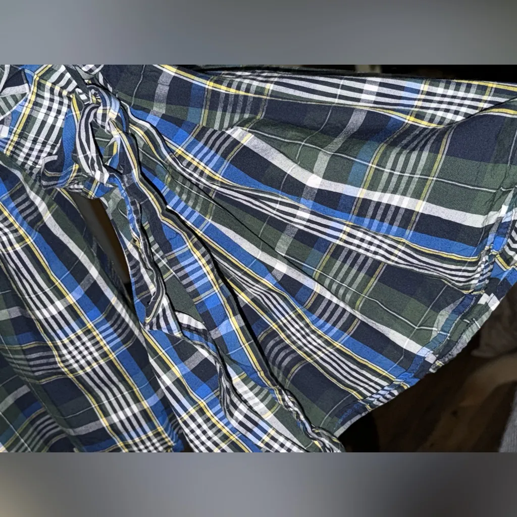 Gianni Bini V-Neck Blouse with Bell Sleeves Size M - Image 3