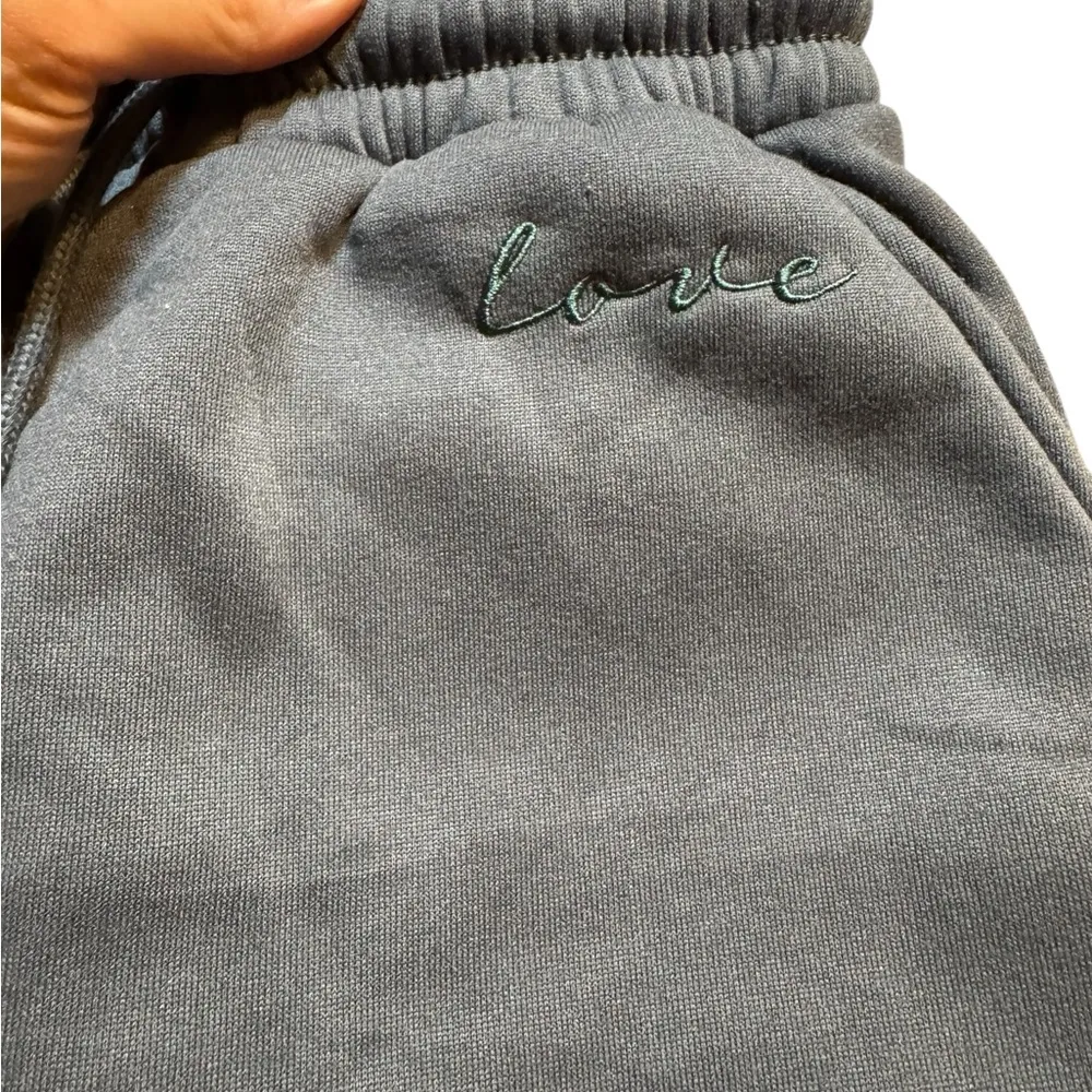 Derek Heart “Love” Shorts size small - Image 2