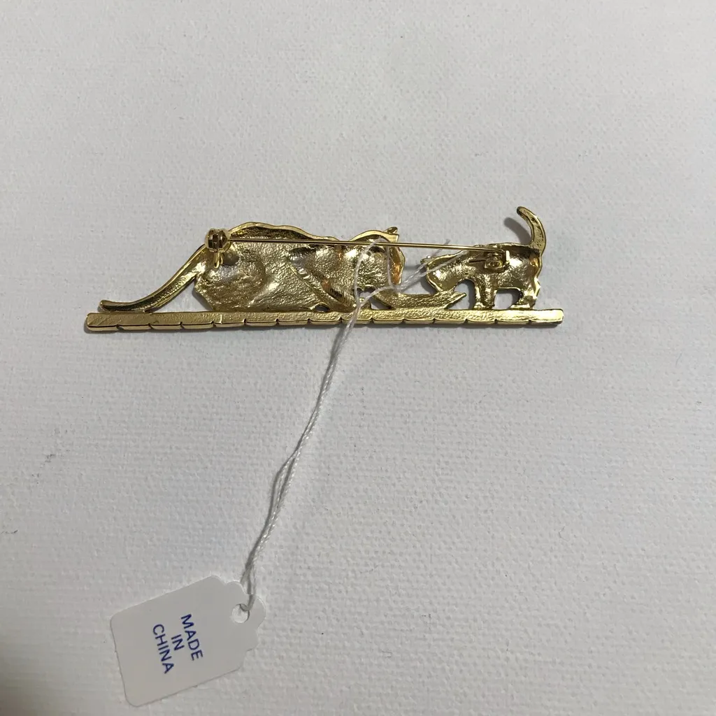 Cute Cat and Kitten Antique Gold Tone Brooch Pin Bag Charm - Image 2