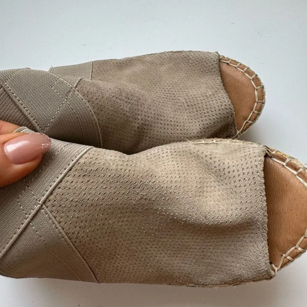 Gentle Souls Colleen Espadrille Wedge Sandals Womens 8 M Grey Tan Suede Shoes - Image 8