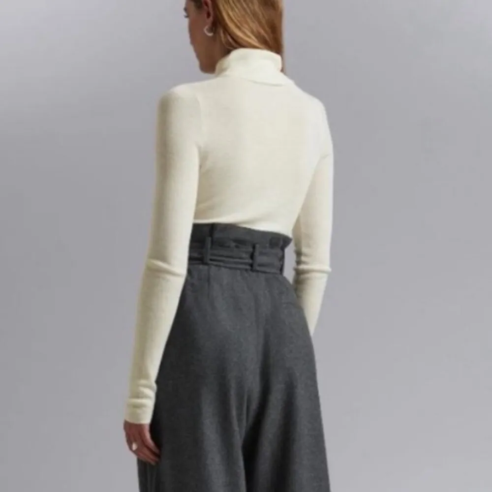 & Other Stories Stockholm Atelier Wool Turtleneck Sweater in Cream Size L - Image 3