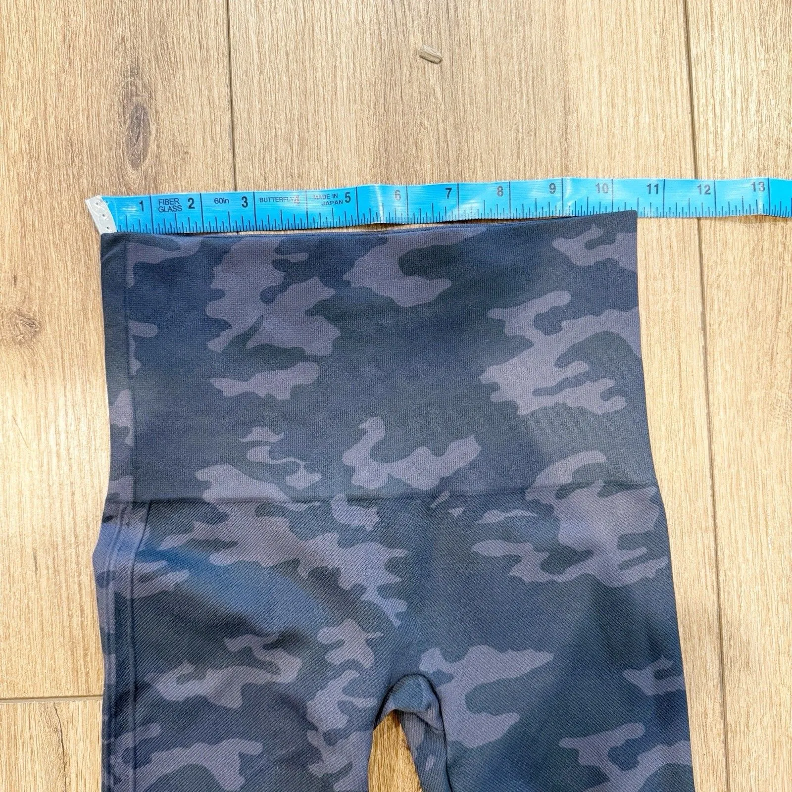 Spanx Womens Black Camo Seamless Leggings Size Small High Waist Sculpting  ￼ - Image 3