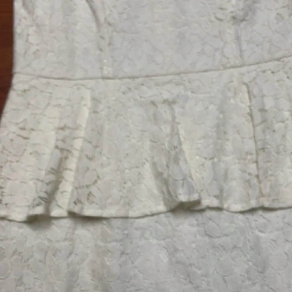 Juniors white lace party dress, size Med - Image 3