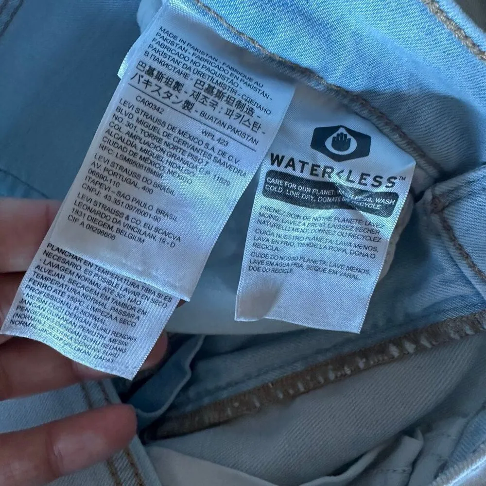 Levi high waisted taper jeans 26 - Image 4