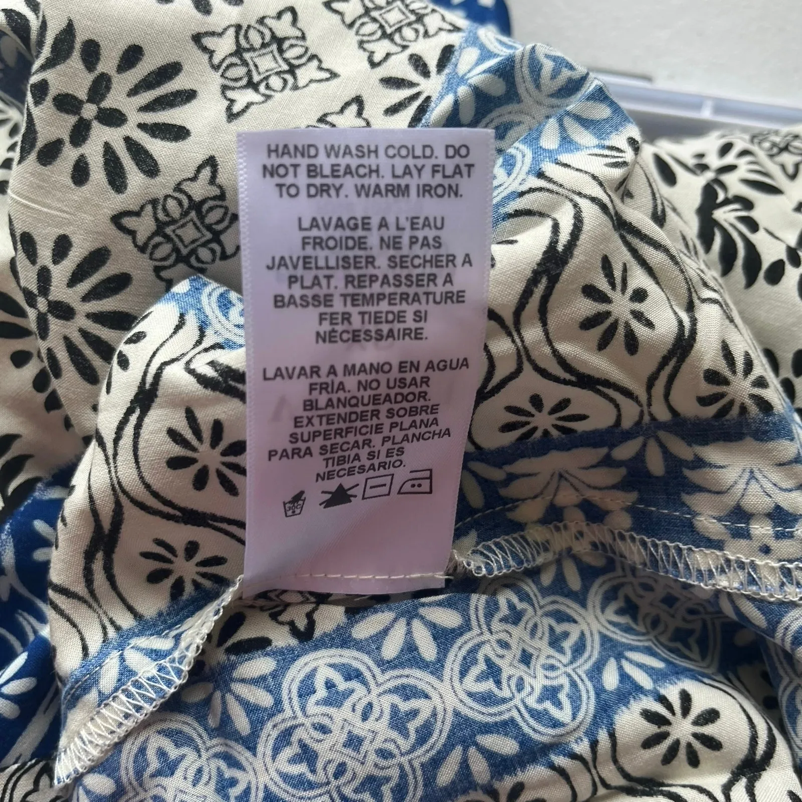 Velvet by Graham & Spencer Blue / Cream / Black 3/4 Sleeve Printed Dress Size XS - Image 5