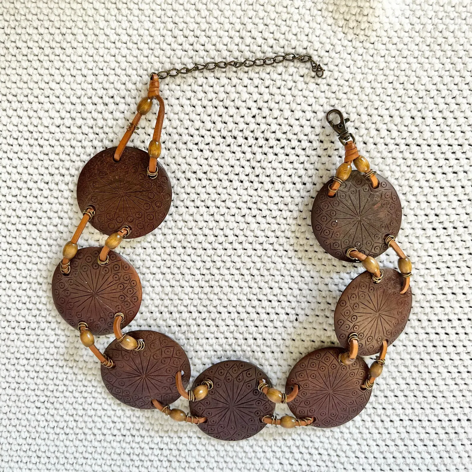 Vintage Unmarked Leather Double Strap Wooden Carved Medallion Disc Waist Belt OS Brown - Image 15