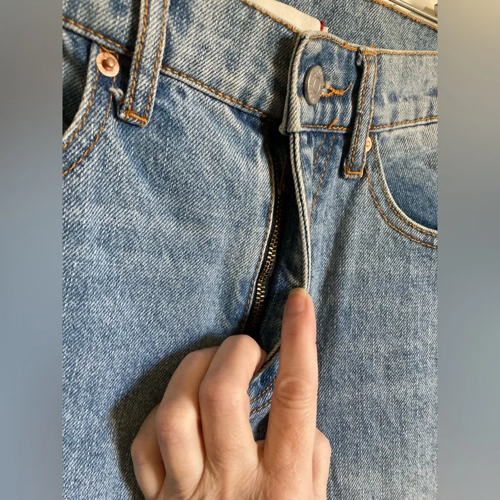 BDG Light Wash Ripped Cowboy Jean Chewed Up Raw Hem Denim Jean #Br - Image 10