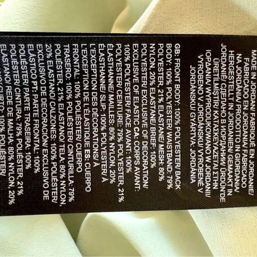 THE NORTHFACE Summer LT 2.5” Shorts Astro Lime Size XXL NEW - Image 10