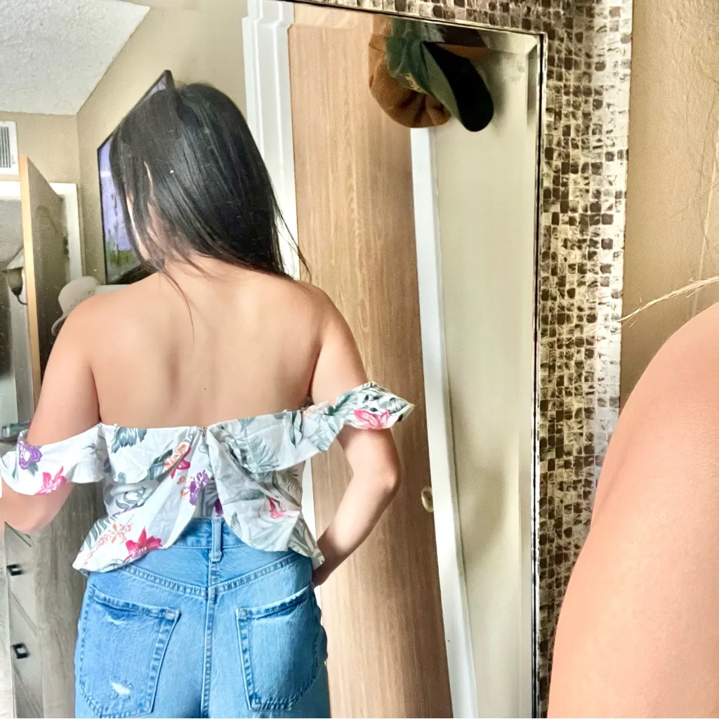 Wayf floral crop blouse - Image 2