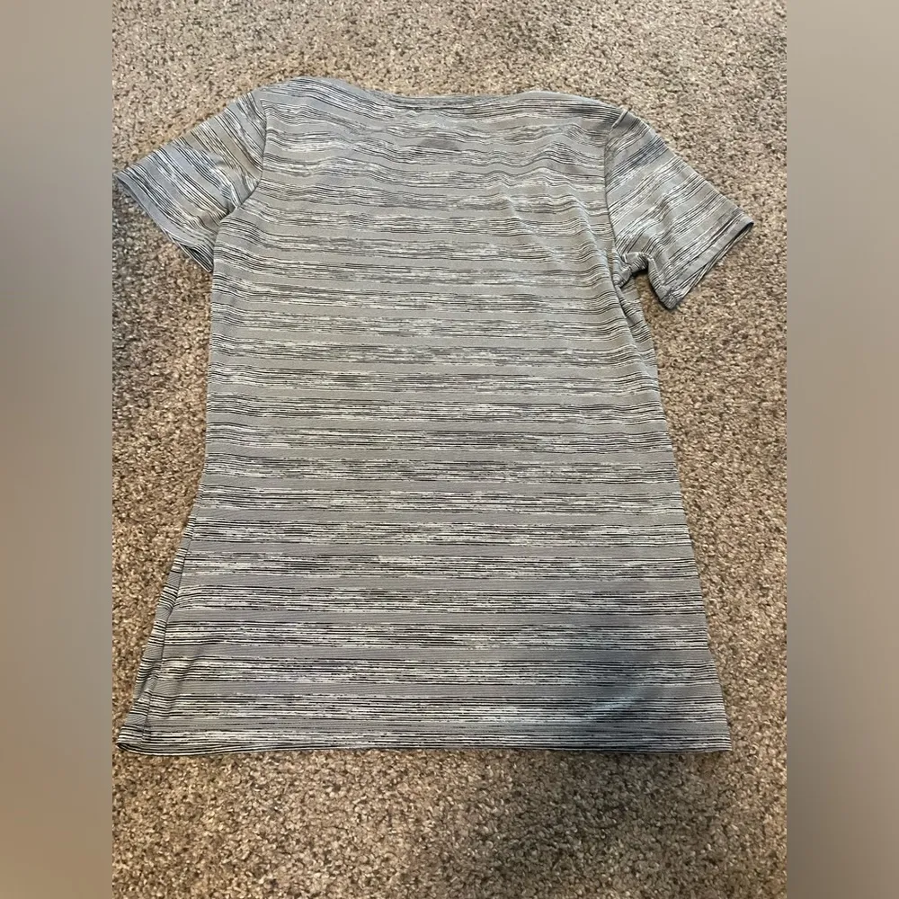 Small Nike dry fit shirt - Image 3