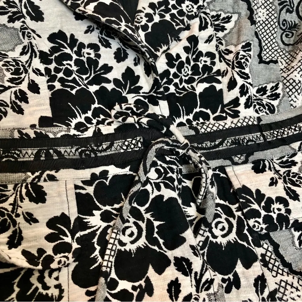 Vintage Focus 2000 Blazer Front Tie Floral Black Cream Jacquard Modern size Med Multiple - Image 5