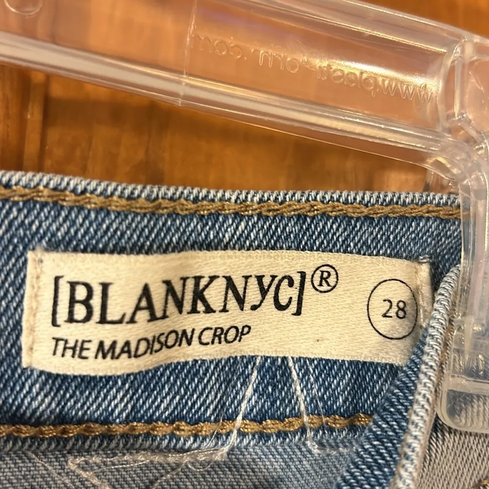 BLANK NYC Light Wash Madison Crop Jeans W/White Stars Size 28-EUC - Image 2