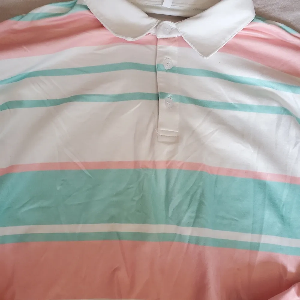 Cropped top size medium women's very pretty light colors Orange - Image 2