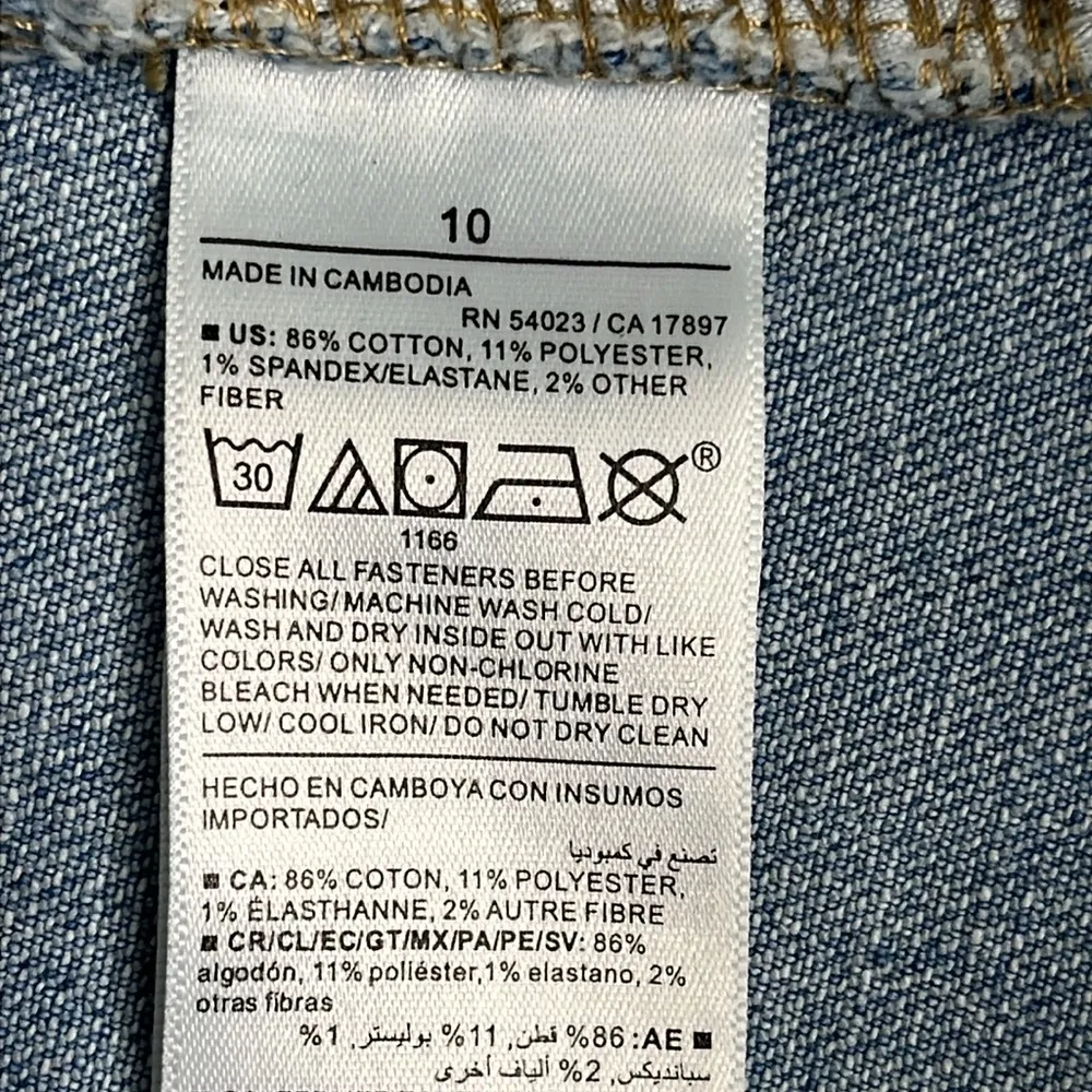 Old Navy Mid-Rise Wow Boyfriend Jeans - Image 11