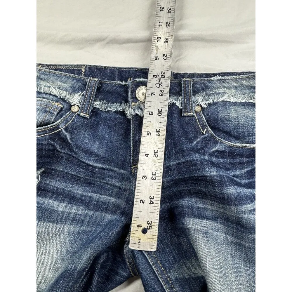 Almost Famous Capri Jeans Size 7 Distressed Cuffed Hem Fringe Detail Whistering - Image 6