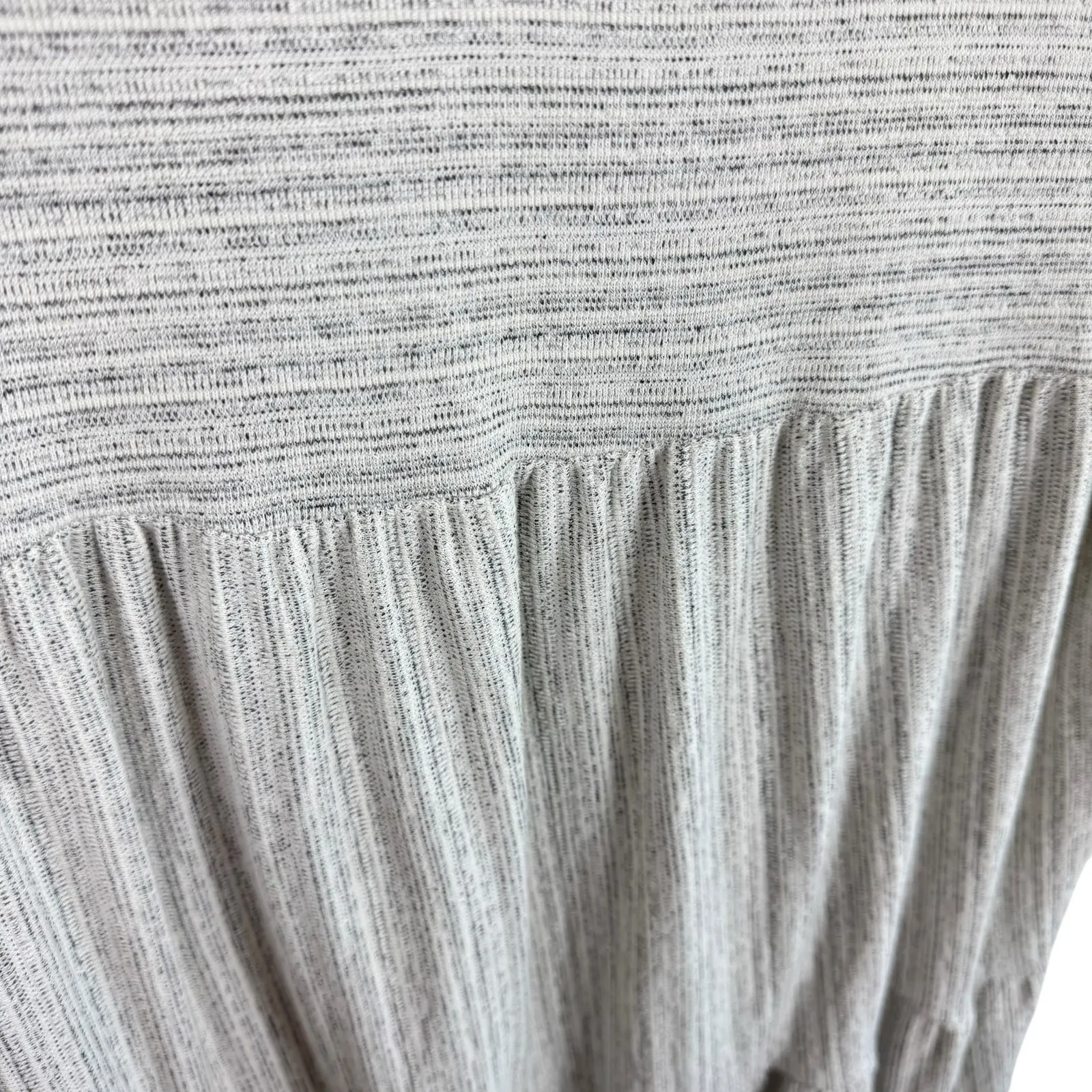 Caution To The Wind Gray Heather V-Neck Flutter Sleeve Tiered Pleated Dress Sz L - Image 3