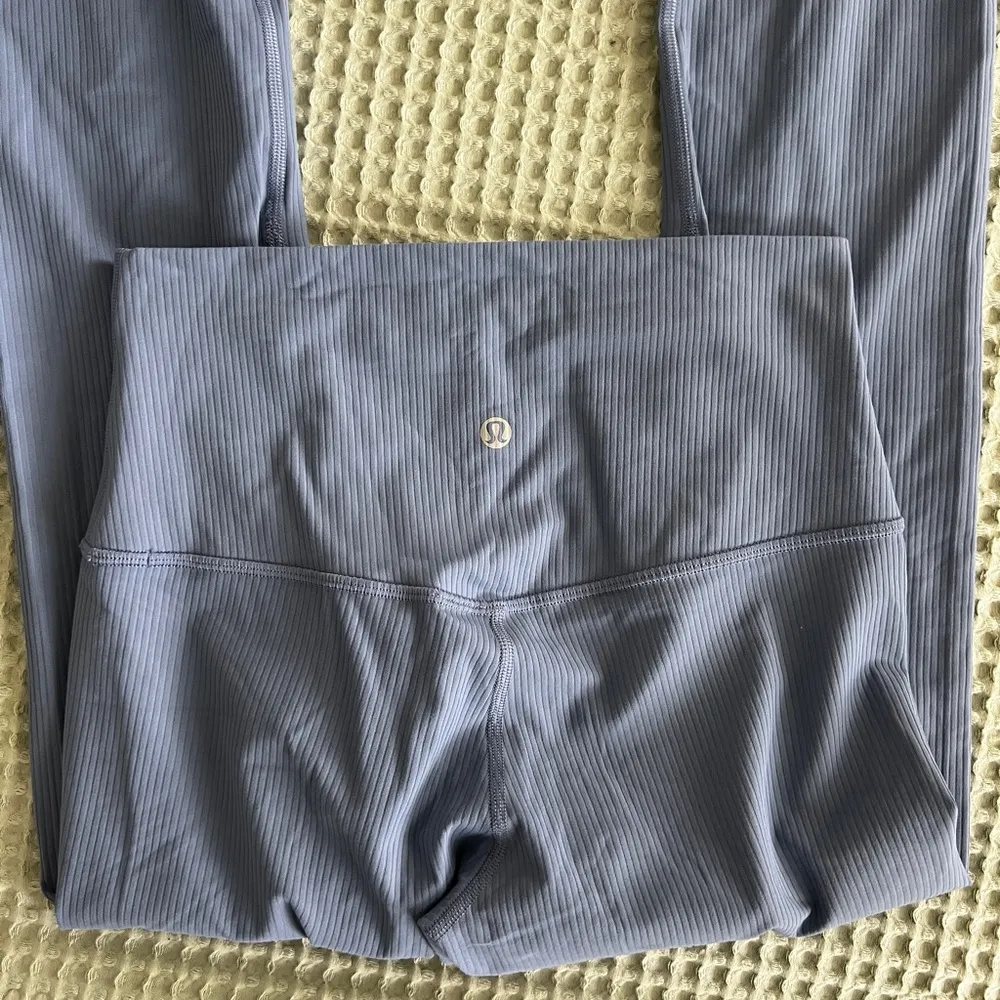 Lululemon Align Ribbed High-Rise Crop 23”
Size 6 - Image 5