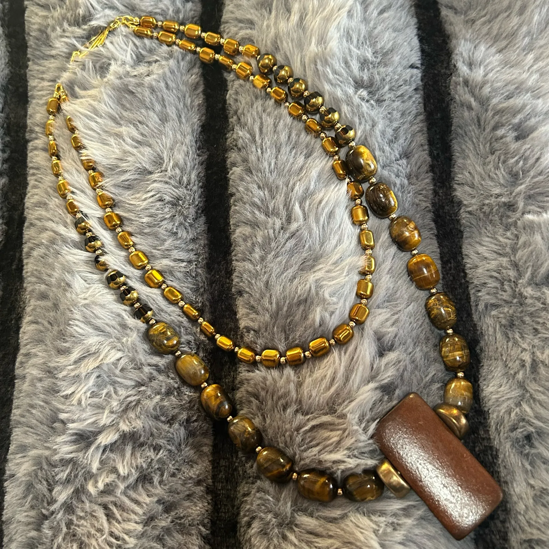 Handcrafted double strand oil slick di-cut glass tigers eye barrel necklace - Image 8