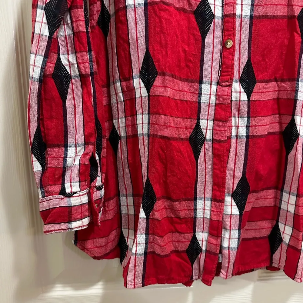 Women’s Woolrich Red Flannel Diamond Plaid Button Up Long Shirt Size Medium - Image 2