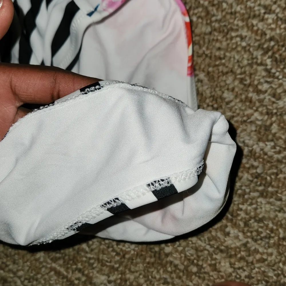 Cupshe Floral Striped One Piece Swimsuit SIZE L - Image 3